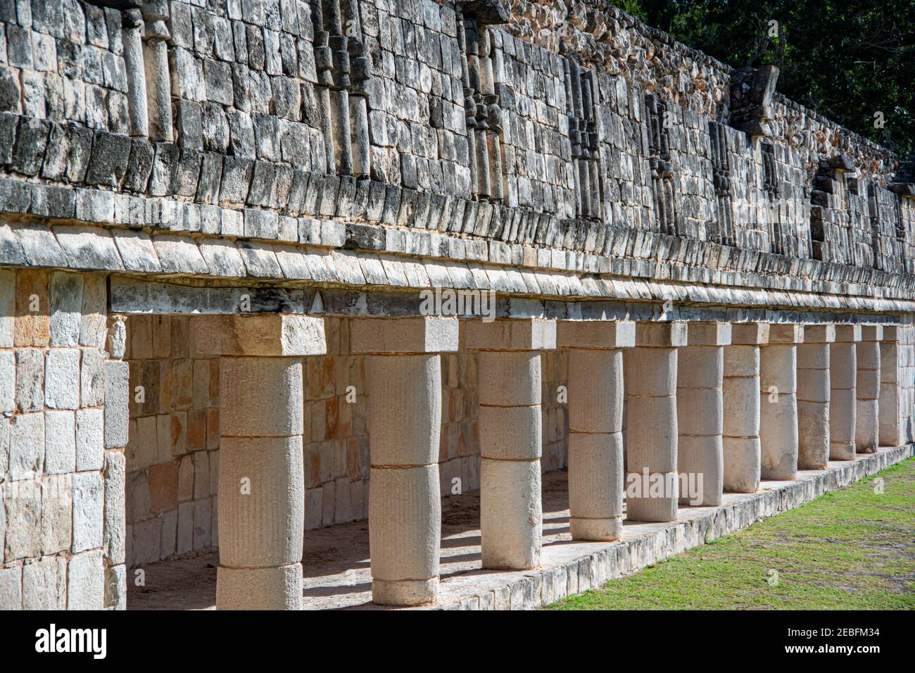 Gruppo delle colonne alle rovine Maya di Uxmal a Yucatán, Messico Foto Stock