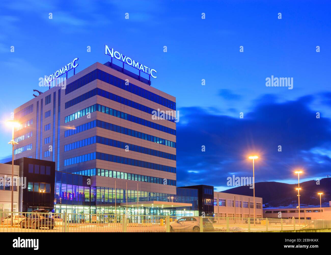 Gumpoldskirchen: Sede di Novomatic a Wienerwald, Vienna Woods, Niederösterreich, bassa Austria, Austria Foto Stock