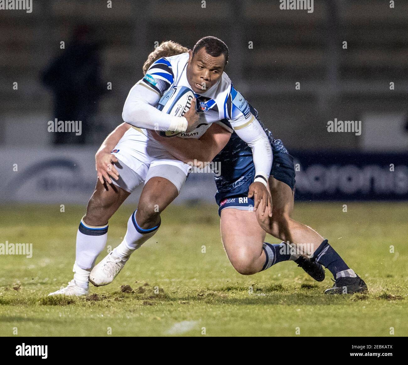 12 febbraio 2021; AJ Bell Stadium, Salford, Lancashire, Inghilterra; premiership inglese Rugby, sale Sharks contro Bath; Semesa Rokoduguni di Bath Rugby è affrontata Foto Stock