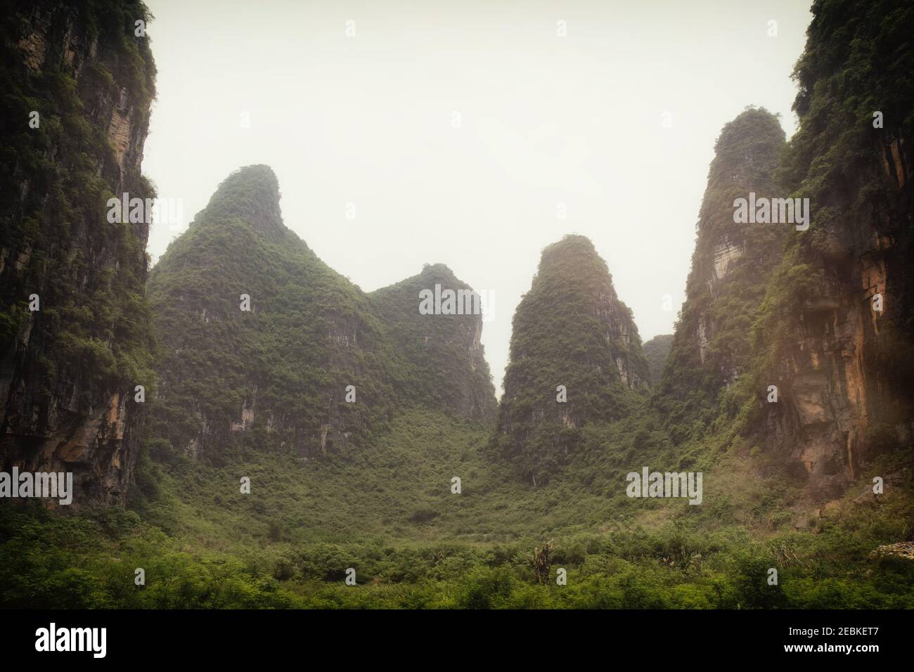 Foto delle montagne carsiche di Yangshuo Cina Foto Stock