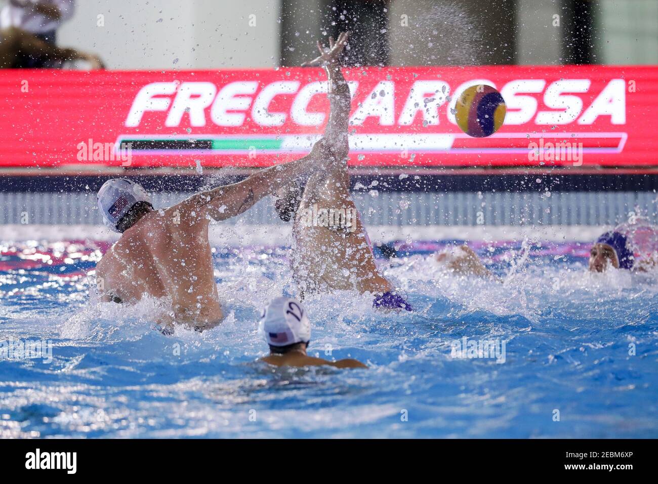 Roma, Italia. 12 Feb 2021. Roma, Italia, Centro Federale di Ostia, 12 febbraio 2021, sparando la squadra USA durante la Frecciarossa Cup - Italia vs USA - Waterpolo Italian National Team Credit: Luigi Mariani/LPS/ZUMA Wire/Alamy Live News Foto Stock