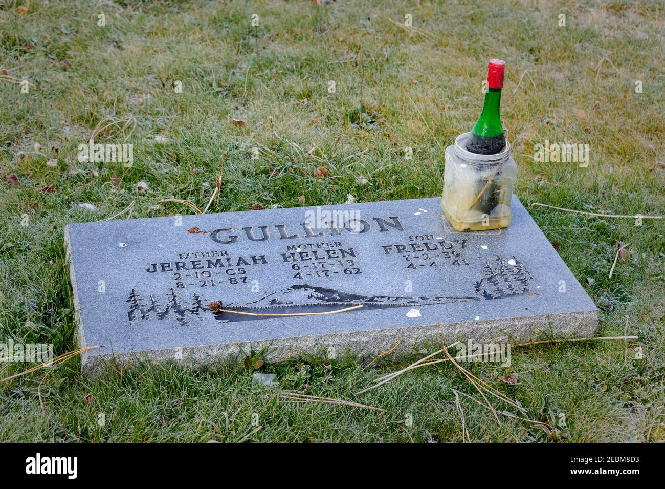 Lapide presso i cimiteri storici di Roslyn Foto Stock