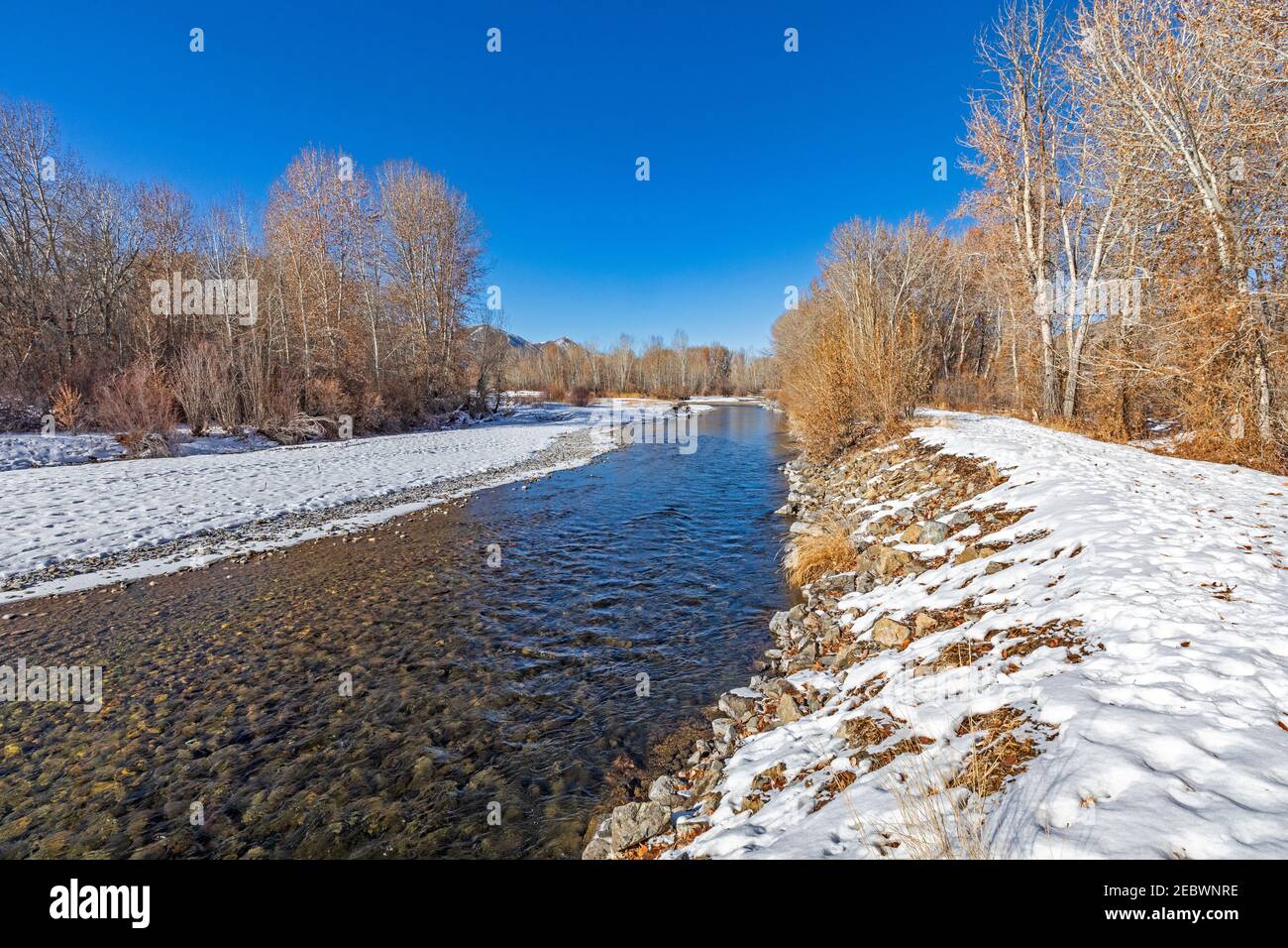 USA, Idaho, Bellevue, paesaggio invernale lungo il fiume Big Wood Foto Stock