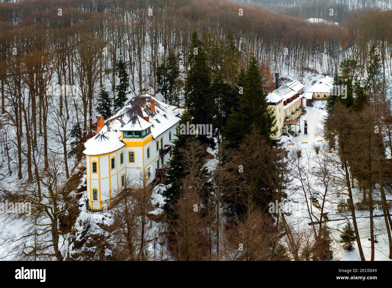 Castello di caccia di Kokapu vicino alla città di nagyhuta in Ungheria. Area escursionistica fantastica, atmosfera naturale fantastica. Gemme nascoste nelle montagne Zemplen Foto Stock