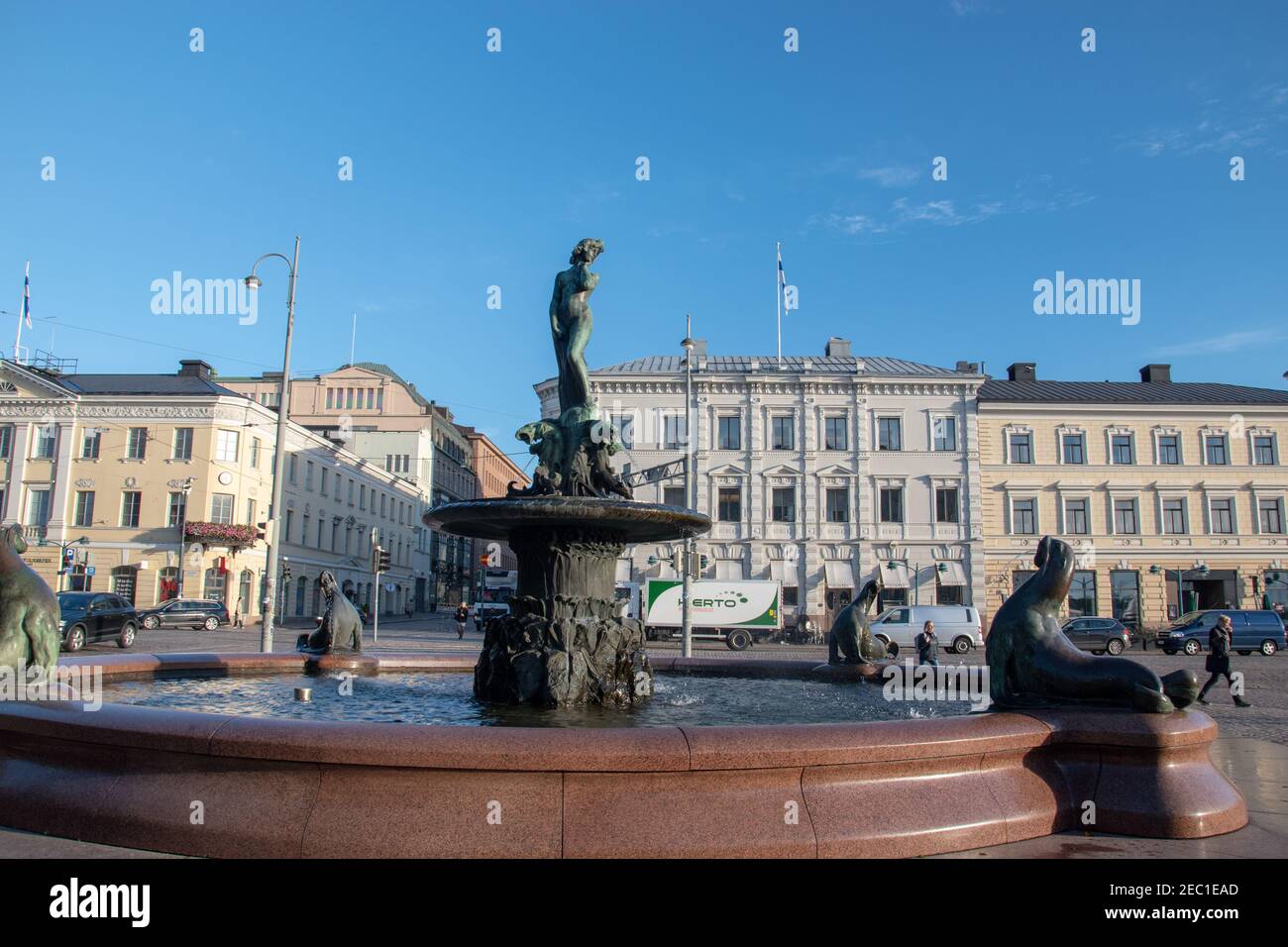 Havis Amanda è una fontana e una statua di Helsinki, Finlandia, di Ville Vallgren, eretto in Piazza del mercato nel 1908. Foto Stock