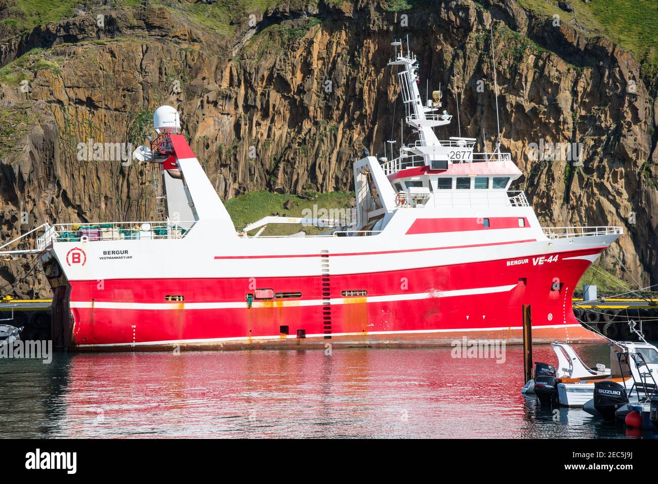 Vestmannaeyjar Islanda - 9 agosto. 2019: Trawler Bergur nel porto di Vestmannaeyjar Foto Stock