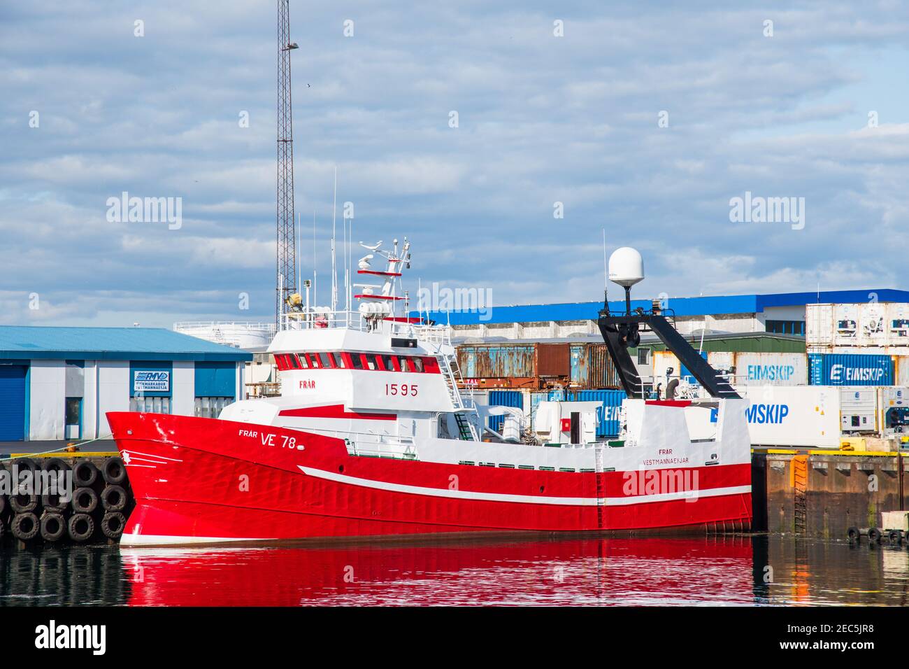 Vestmannaeyjar Islanda - 9 agosto. 2019: Trawler Freyr nel porto di Heimaey Foto Stock