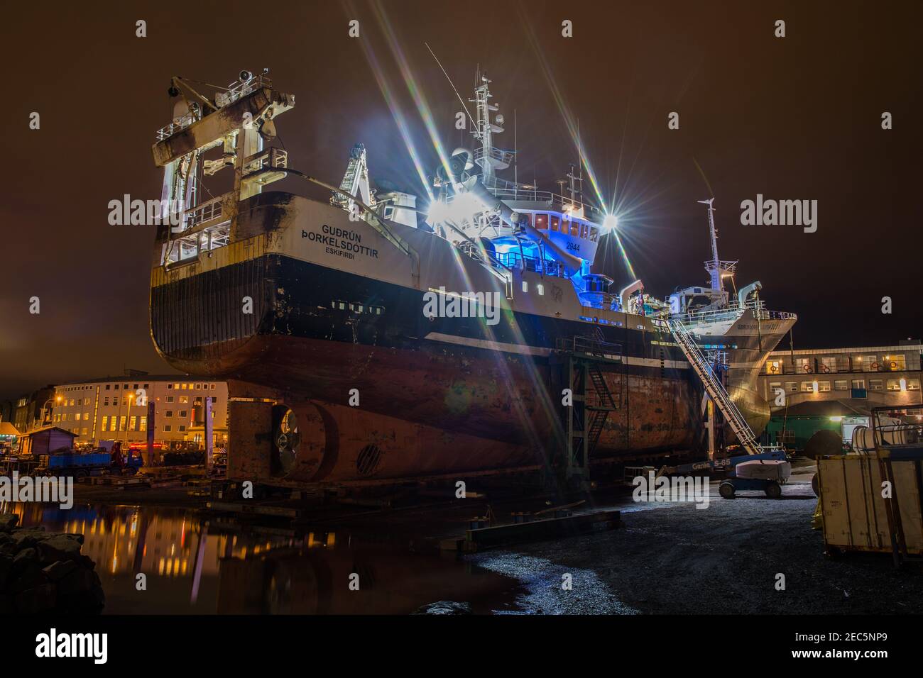 Reykjavik Islanda - Ottobre 31. 2019: Peschereccio pelagico da traino Gudrun Thorkelsdottir nel cantiere navale nel porto di Reykjavik Foto Stock
