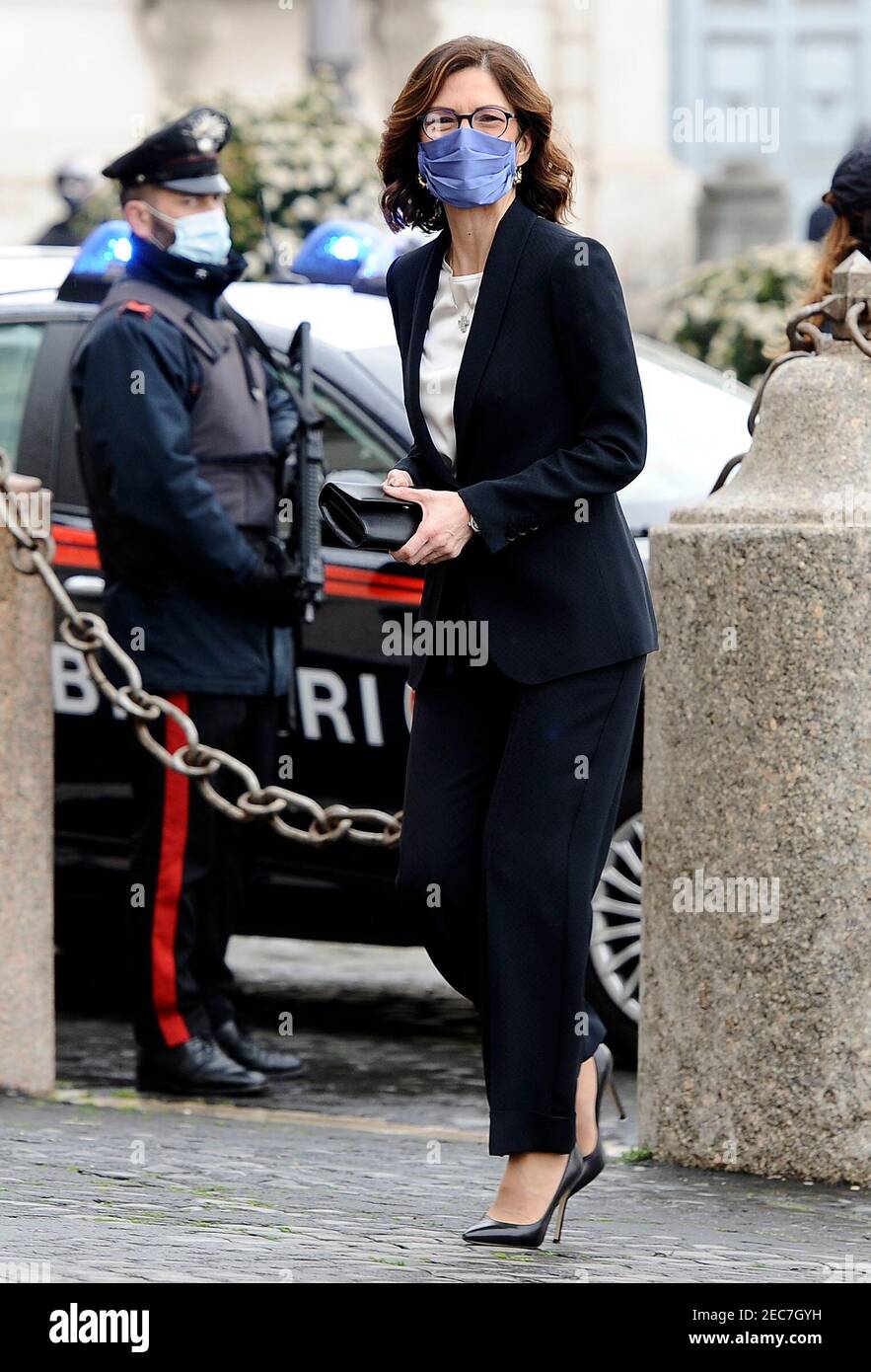 Roma, Italia. 13 Feb 2021. Maria Stella Gelmini nominato Ministro degli Affari regionali nel nuovo governo di Mario Draghi arriva al Quirinale per la cerimonia di giuramento Credit: Independent Photo Agency/Alamy Live News Foto Stock