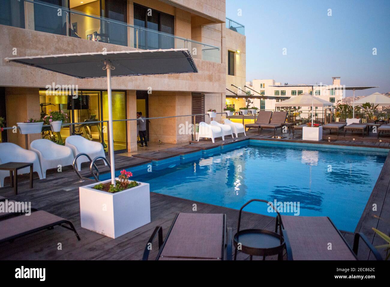 Piscina del The House boutique Suites resort hotel nella città di Amman, capitale della Giordania. Jabal, Amman Jordan. Foto Stock