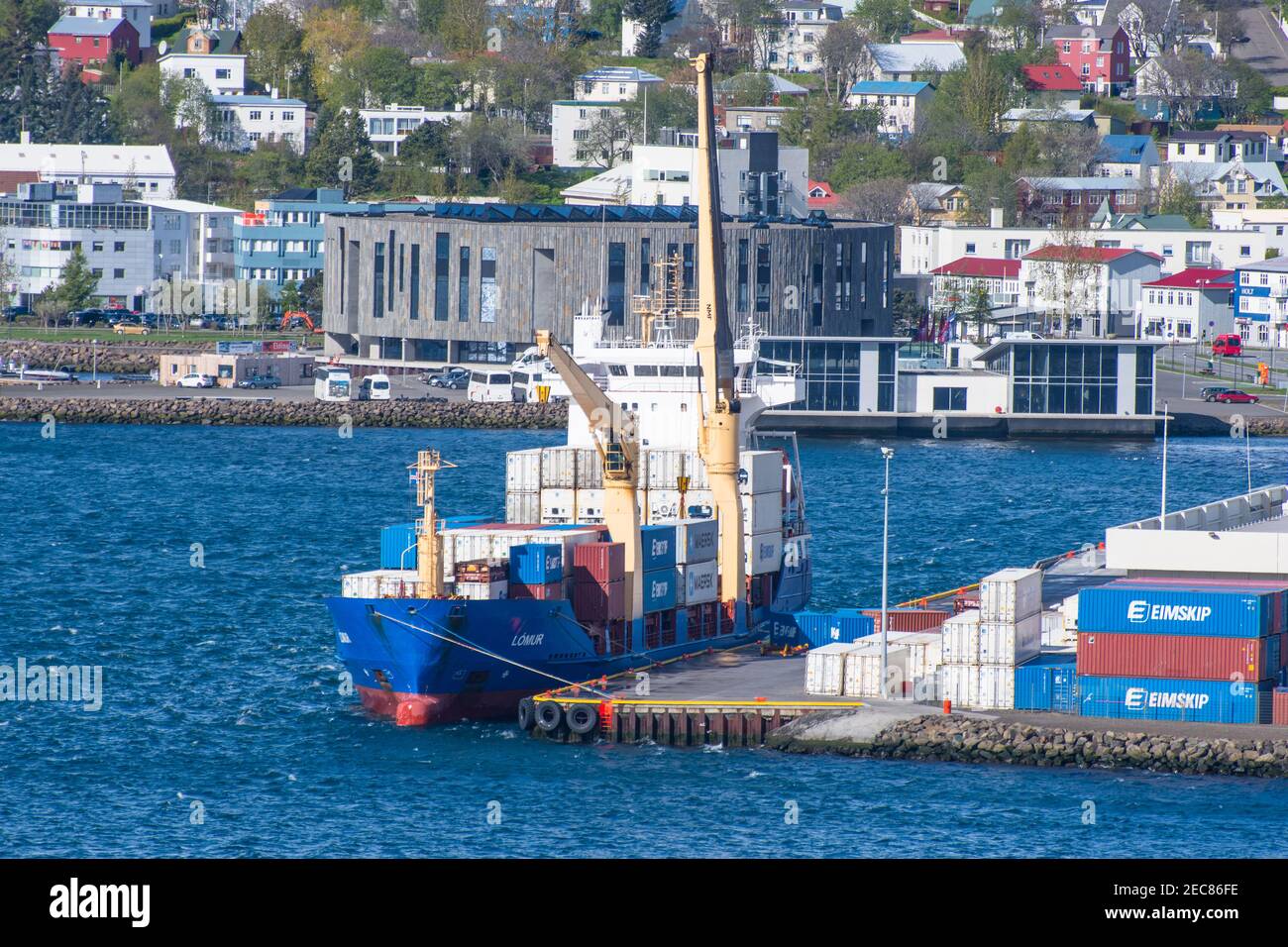 Akureyri Islanda - Maggio 23. 2018: Nave-container Lomur nel porto di Akureyri in Islanda Foto Stock