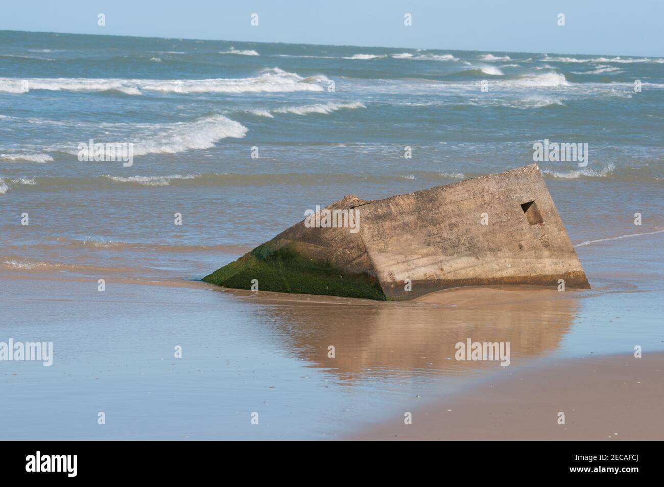 Vecchio bunker sulla spiaggia nel nord dello jutland in Danimarca Foto Stock