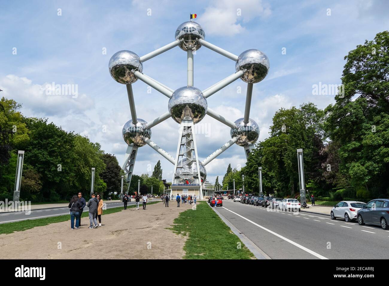 Struttura Atomium, scultura di atomi di acciaio che rappresenta un cristallo di ferro a Bruxelles, Belgio Foto Stock