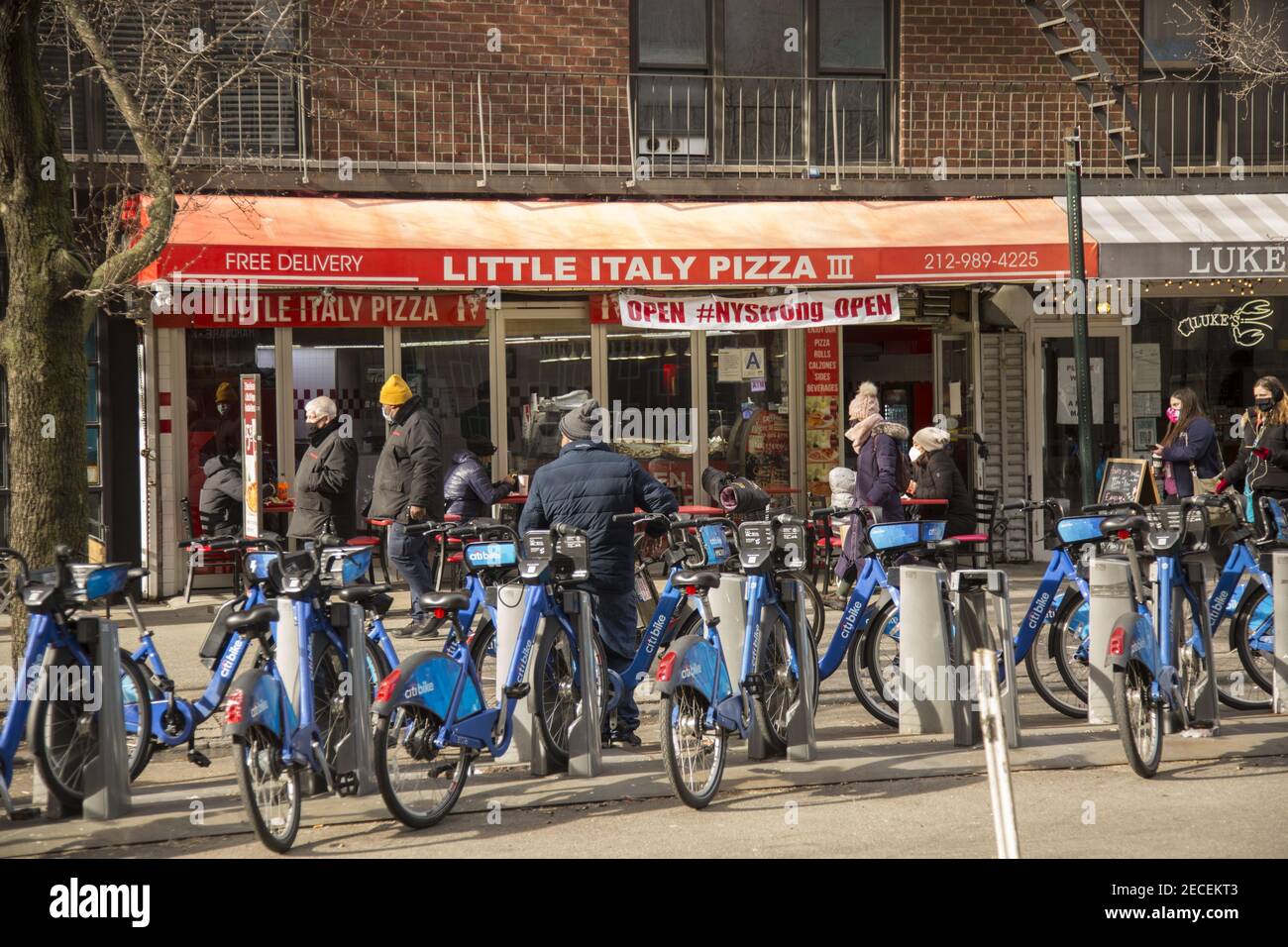 Little Italy Pizza su University Place al 13th Street a Greenwich Village, New York City. n Foto Stock