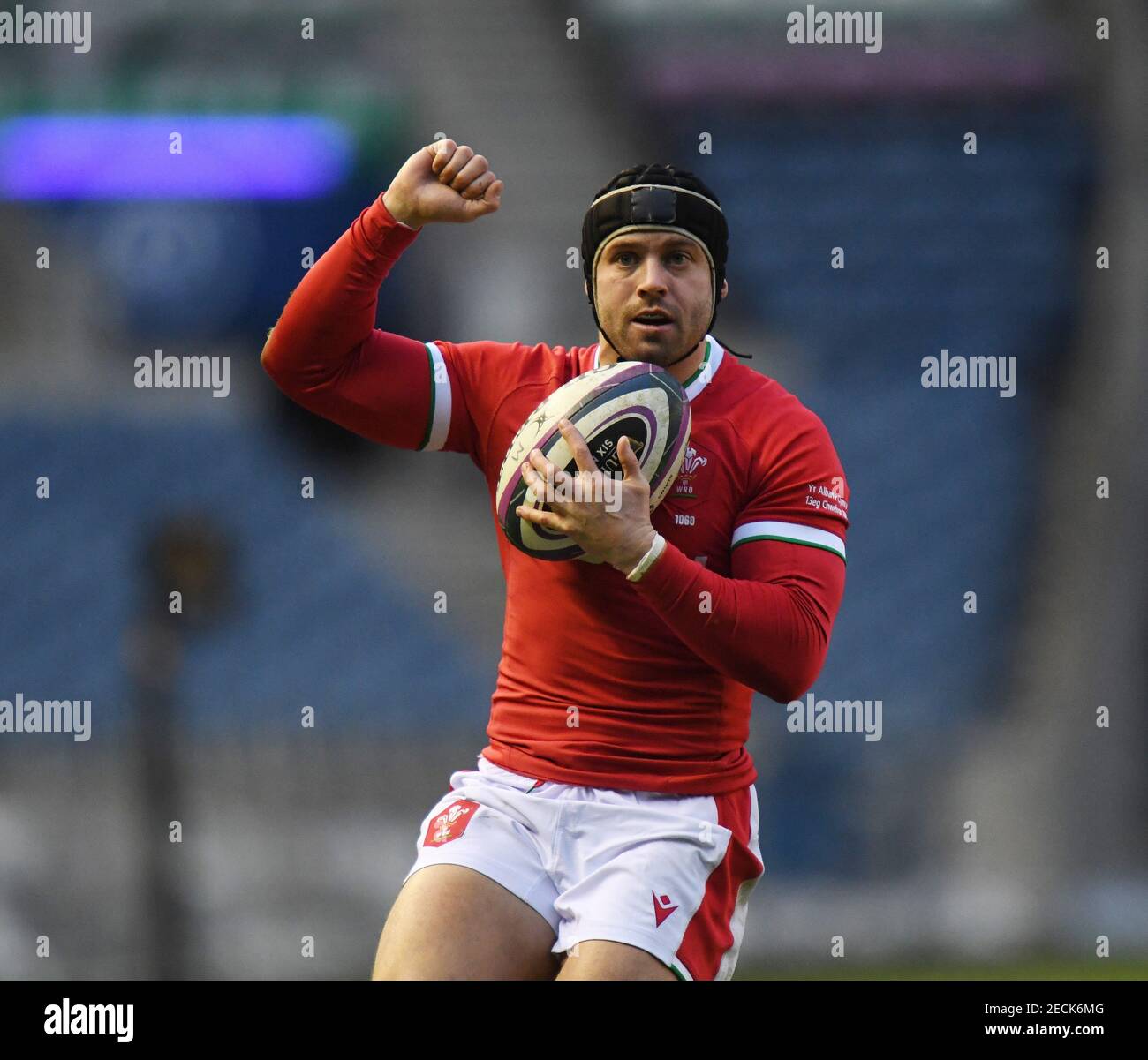 BT Murrayfield Stadium, Edinburgh.Scotland UK.13 Feb 21. Guinness sei Nazioni match. Scozia vs Galles. Leigh Halfpenny (15) of Wales Credit: eric mcowat/Alamy Live News Foto Stock