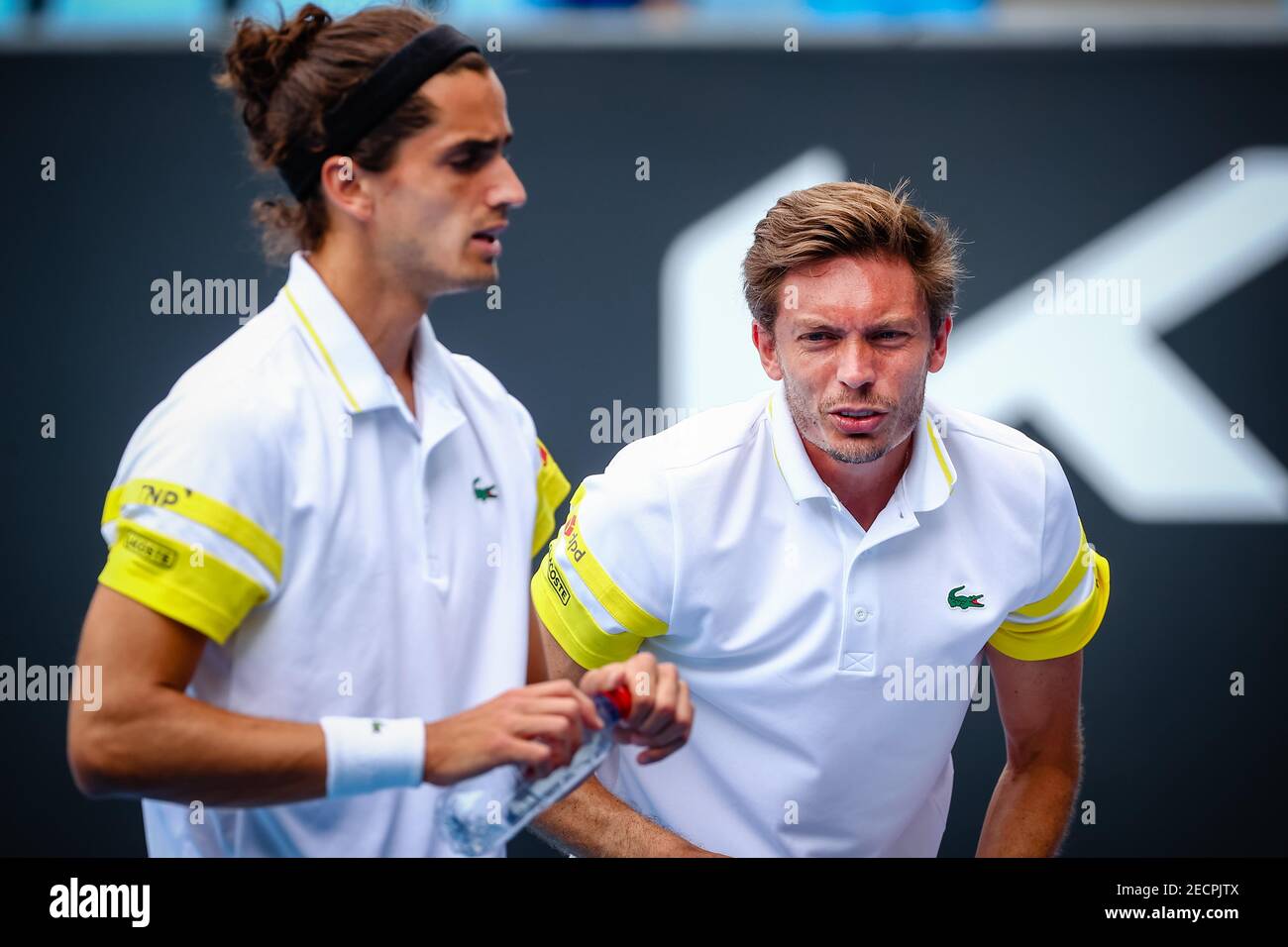 Pierre-Hugues Herbert (ATP 84) e Nicolas Mahut (ATP 8) Foto durante una partita di tennis tra la coppia francese Mahut-Herbert e. Coppia australiana Duckwort Foto Stock
