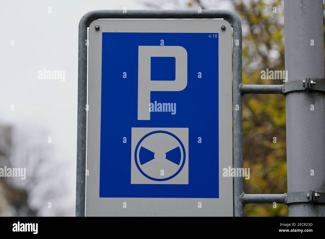 Parking disc zone immagini e fotografie stock ad alta risoluzione - Alamy
