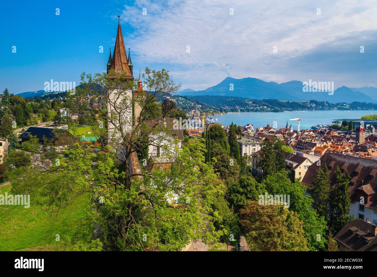 Meraviglioso panorama di Lucerna e del lago Vierwaldstattersee dal bastione fortezza, Lucerna, Svizzera, Europa Foto Stock