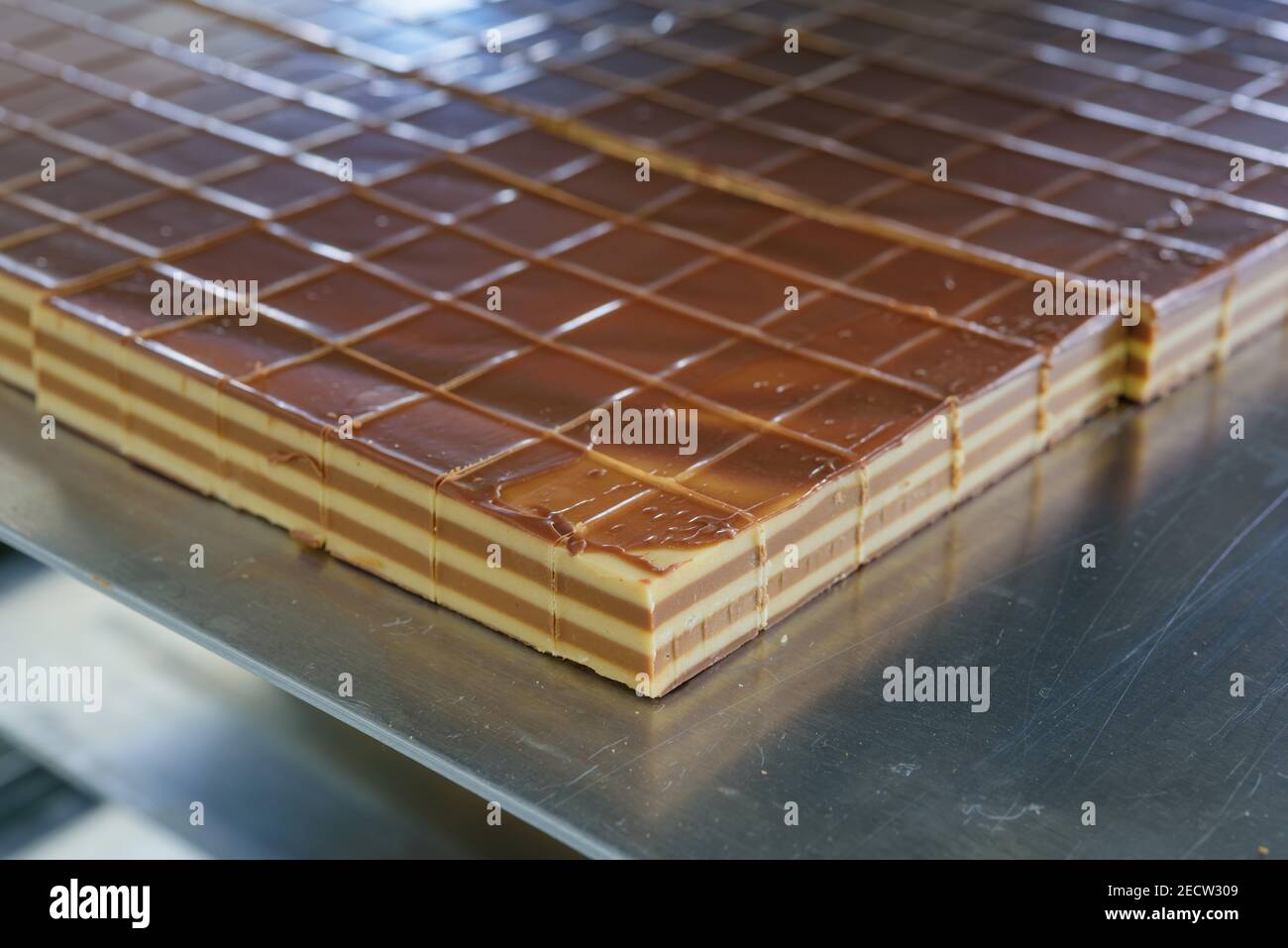 Jonny-Schokoladeerzeugung, Schichtnougat Foto Stock