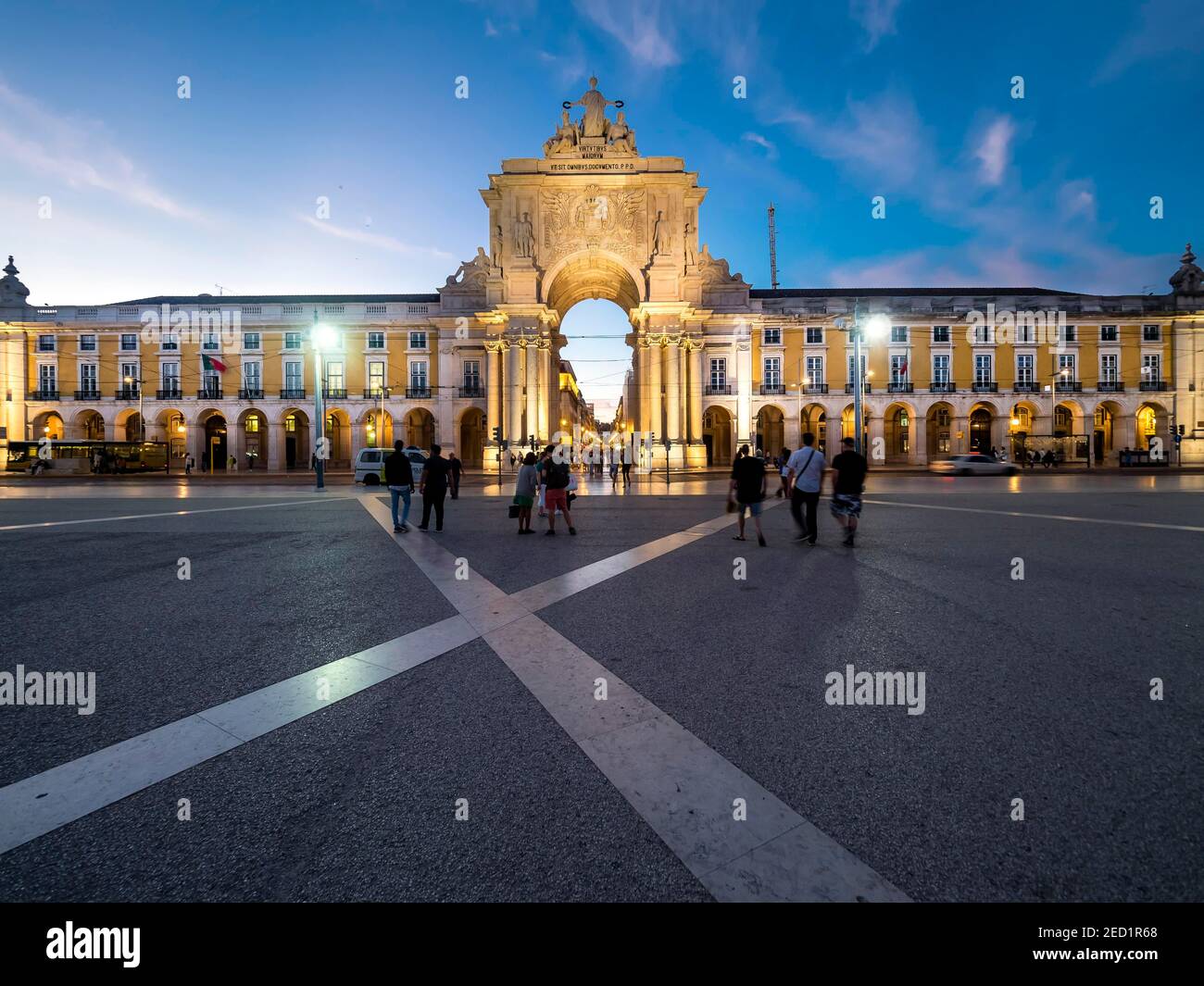 Piazza commerciale, Praca do Comercio, Arco di Trionfo Arco da Rua Augusta, Lisbona, Portogallo Foto Stock