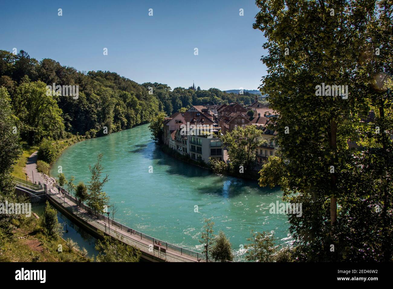 Vista sul fiume Aare nella soleggiata estate Berna, Svizzera. Foto Stock