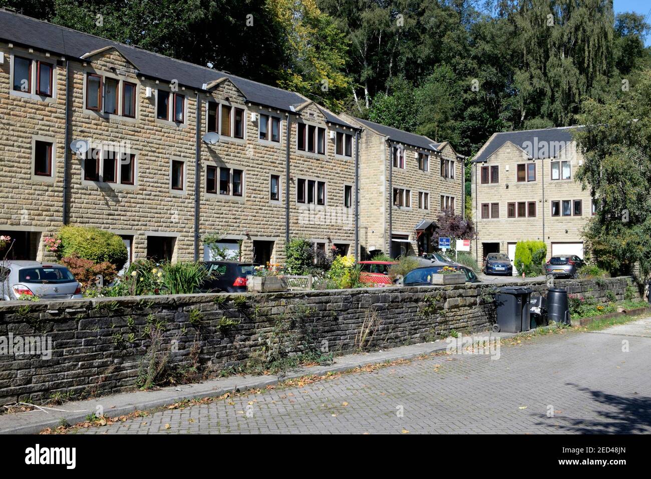 Case moderne in stile tradizionale, Luddenden, West Yorkshire Foto Stock