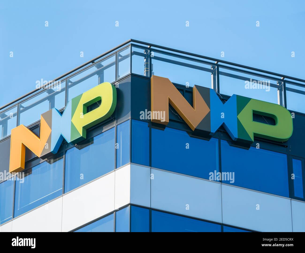 Bucarest, Romania - 01.01.2021: Nuovo ufficio NXP Semiconductors a Bucarest. NXP Semiconductors N.V. è un produttore olandese-americano di semiconduttori Foto Stock