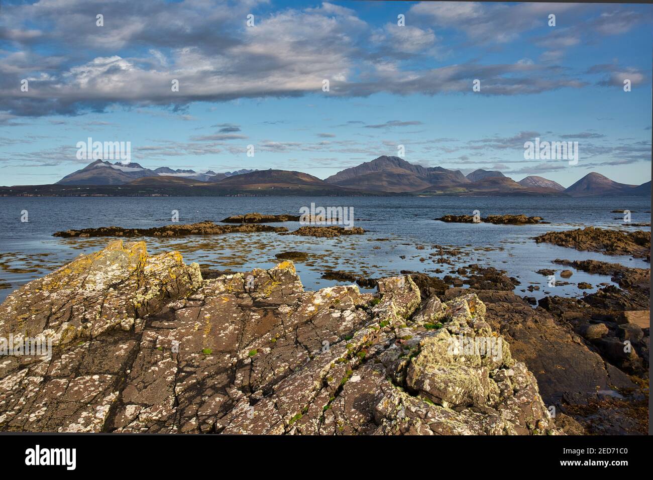 Vista mozzafiato sul Loch Eishort fino alle colline Cuillin , Isola di Skye, Scozia. Foto Stock