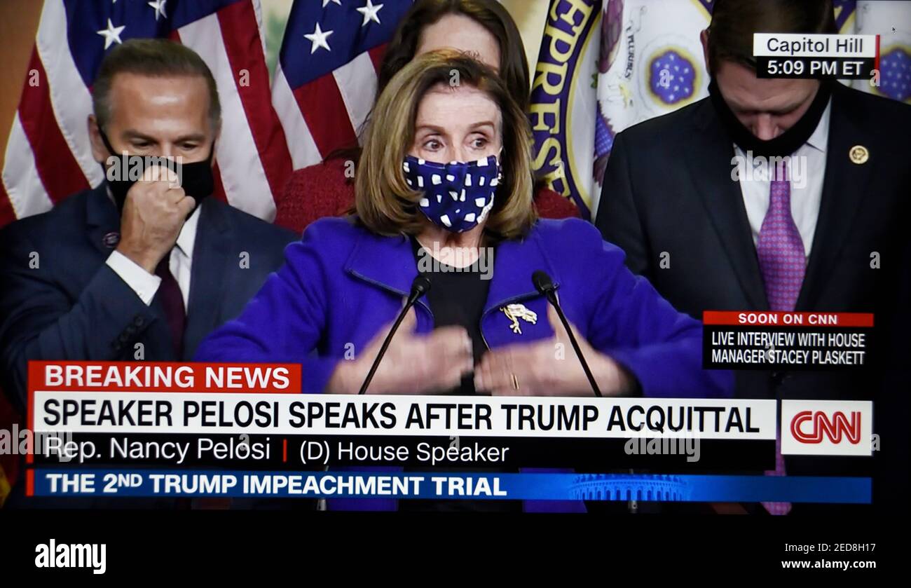 CNN-TV screenshot del Presidente della Camera degli Stati Uniti Nancy Pelosi Blasting Mitch McConnnell per il suo discorso a seguito dell'impeachment assoltal di Donald Trump. Foto Stock