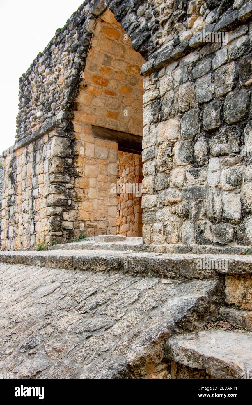 Arco de Entrada alle rovine Maya di Ekʼ Balam a Temozón, Yucatán, Messico Foto Stock