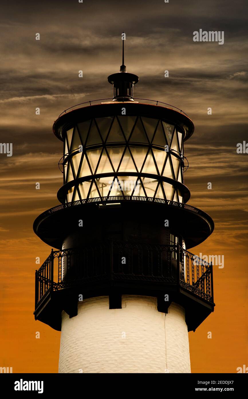 Vista al tramonto della cima del faro del XIX secolo di Cape Florida su Key Biscayne vicino a Miami, Florida. Foto Stock