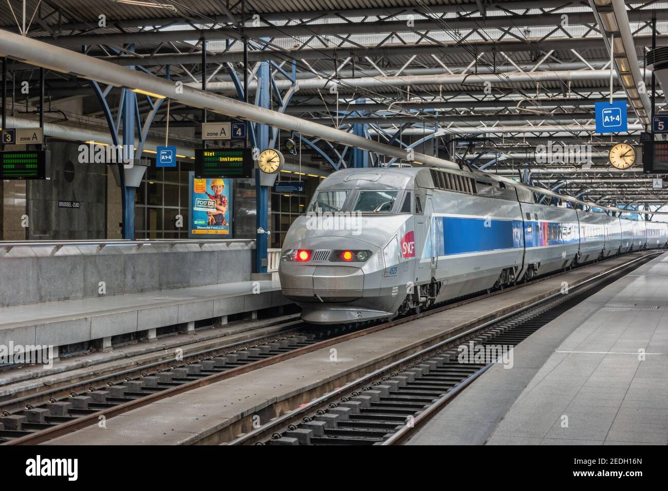Bruxelles, Belgio - 8 maggio 2017: Treno ad alta velocità alla stazione ferroviaria di Bruxelles Sud (Bruxelles Midi) la stazione più grande della città di Bruxelles Foto Stock