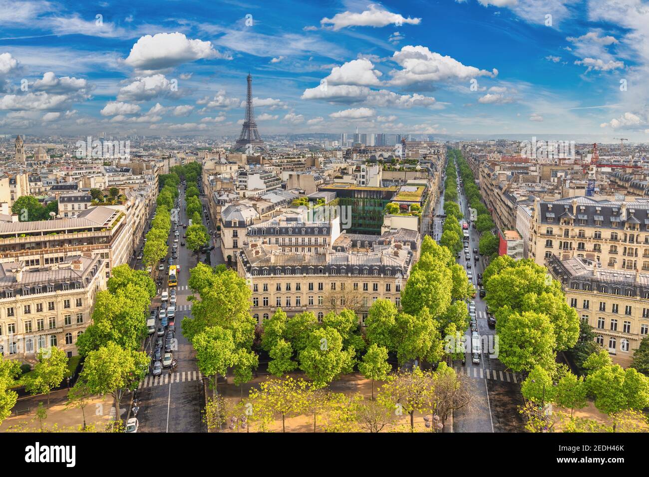 Parigi Francia, vista ad alto angolo, skyline della città sulla Torre Eiffel, vista dall'Arco di Trionfo Foto Stock