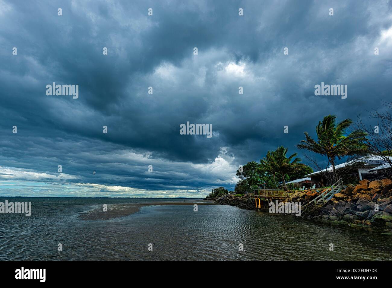 Tempesta sul mare a Beachmere, South East Queensland, SEQ, QLD, Australia Foto Stock
