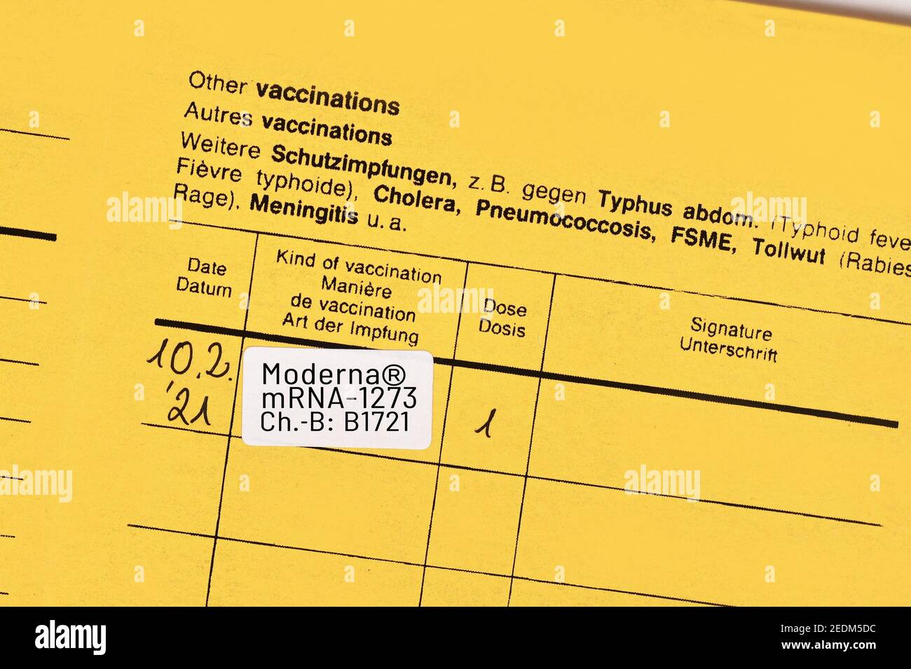 Certificato di vaccinazione con bollo vaccino Moderna COVID-19 Foto Stock