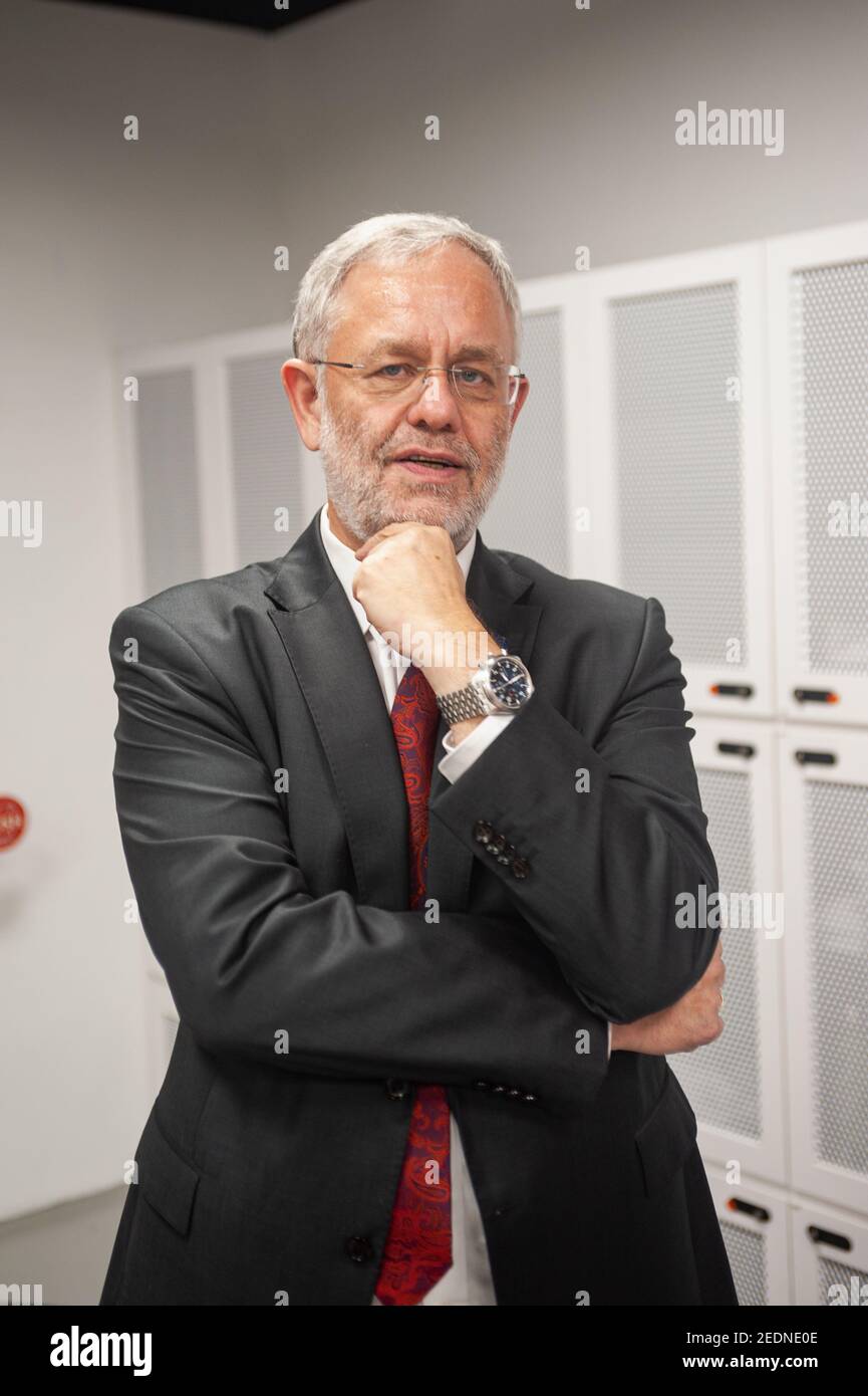 09.12.2019, Singapore, Singapore - Ritratto di Peter Meinshausen, presidente regionale di Evonik Asia Pacifico Sud della società chimica tedesca Evo Foto Stock