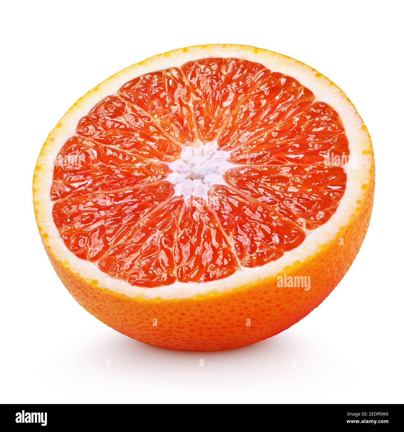 Metà degli agrumi rossi di arancio del sangue isolato su bianco sfondo con tracciato di ritaglio Foto Stock