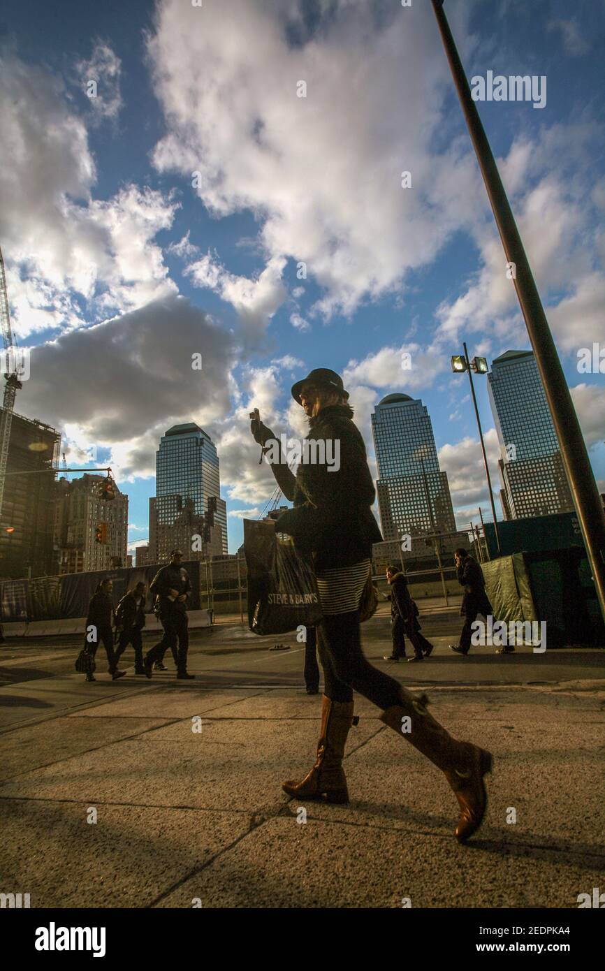 Una passeggiata a Manhatten Island in una fredda giornata invernale nella città di New York. Foto Stock