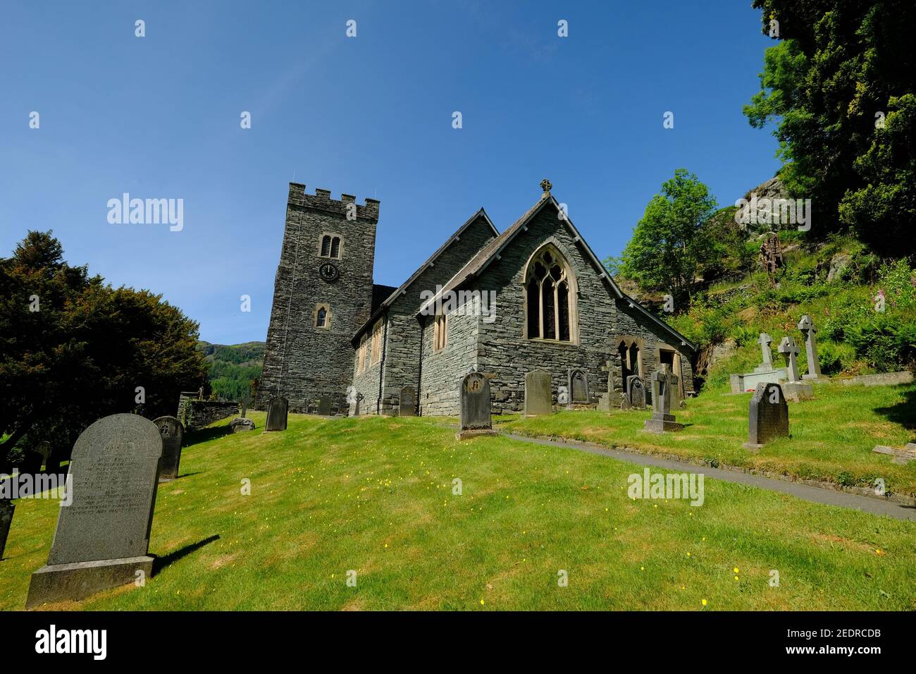 Chiesa della Santissima Trinità a Chapel Stile Village nel Lake District, Regno Unito. Foto Stock