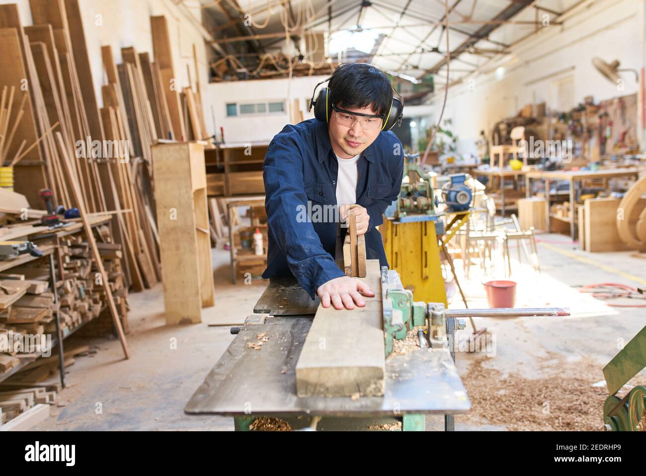 Utensili Di Falegnameria Sullo Sfondo Della Tavola Di Legno Con Spazio Di  Copia Fotografia Stock - Immagine di piallatrice, fascio: 216450490