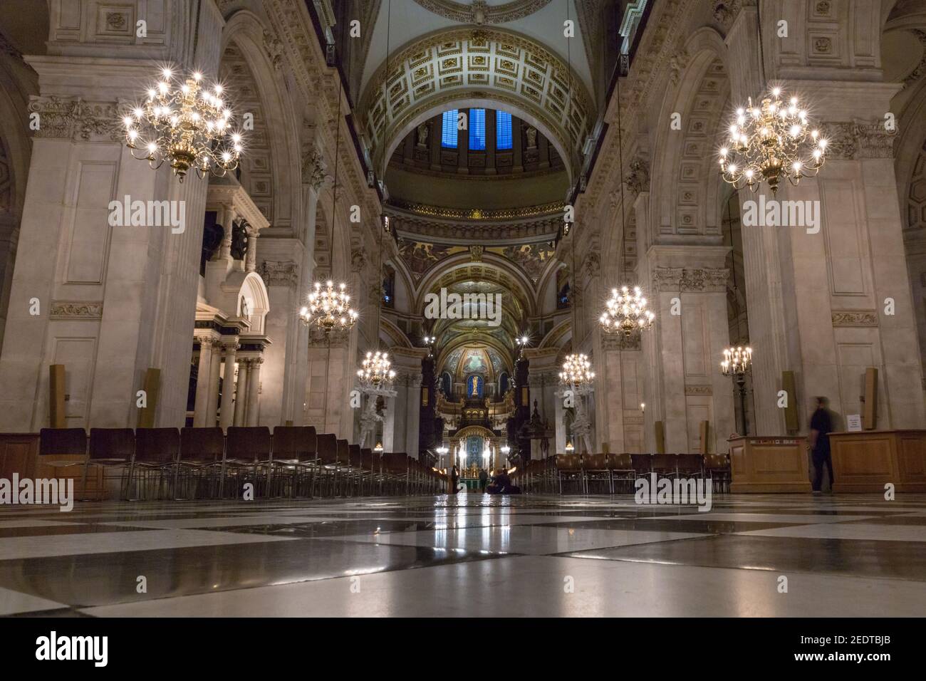 St Paul's Cathedral interior, esposizione lunga, Londra, Inghilterra, Regno Unito Foto Stock