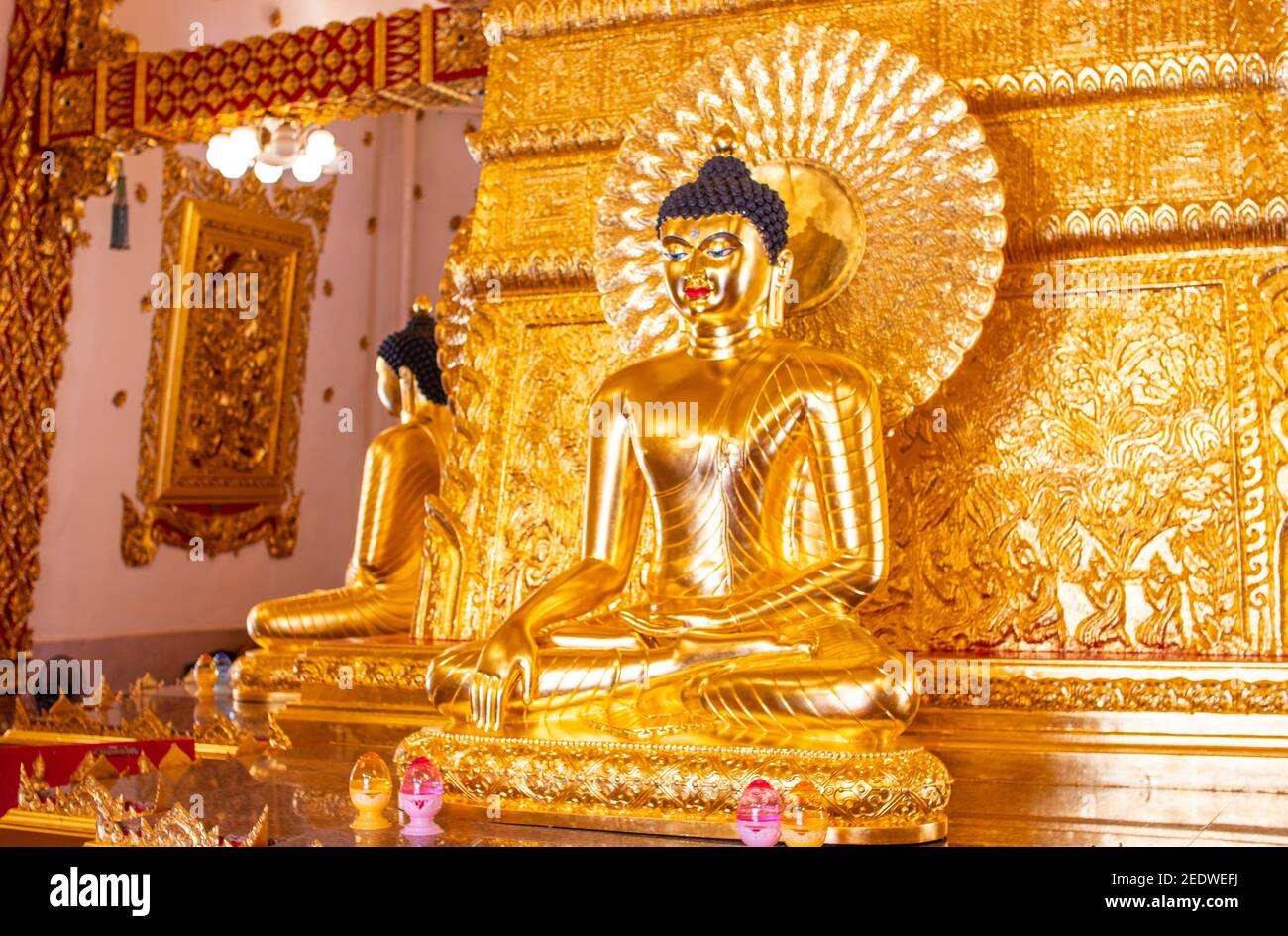 UBON RATCHATHANI, THAILANDIA - 14 febbraio 2021: Phra che Nong Bua è un tempio di Dhammyuttika, uno dei templi più importanti di Ubon Ratchathani Foto Stock