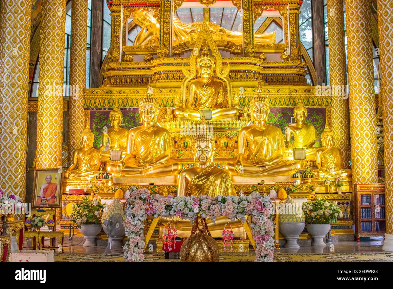 UBON RATCHATHANI, THAILANDIA - 14 febbraio 2021: Phra che Nong Bua è un tempio di Dhammyuttika, uno dei templi più importanti di Ubon Ratchathani Foto Stock