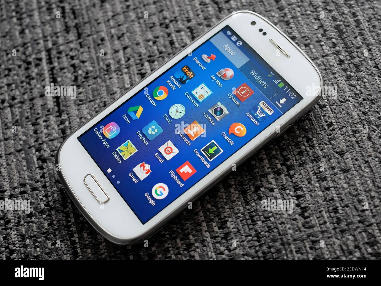 icone delle app sullo schermo del telefono cellulare android Foto Stock