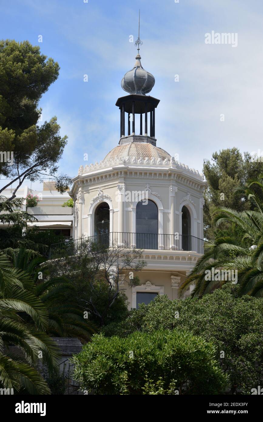 Chiosco giardino in stile orientale o padiglione (XIX) con cupola a cipolla Dell'ex Château de Manteau Tamaris Seyne-sur-Mer Var Provence Francia Foto Stock