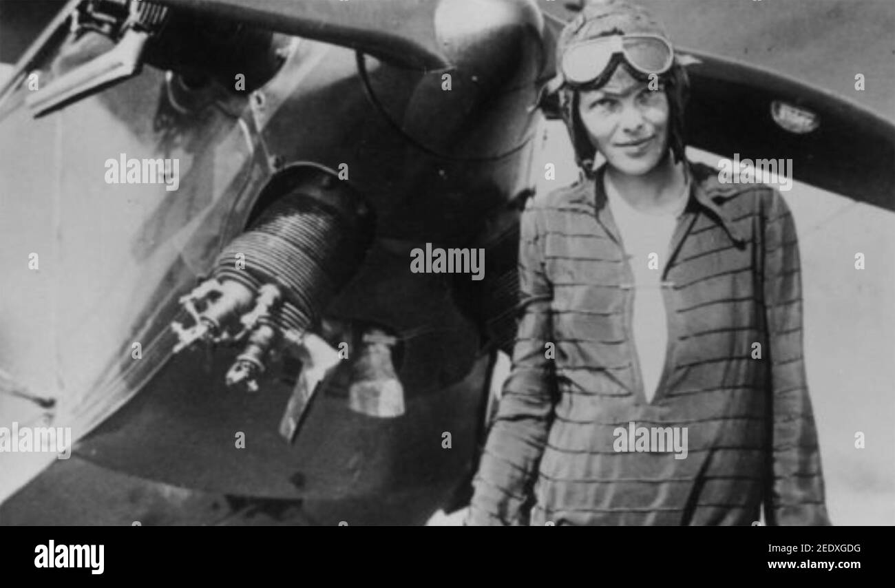 AMELIA EARHART (1897-1937) pioniere aviatore e scrittore americano, circa 1937 Foto Stock