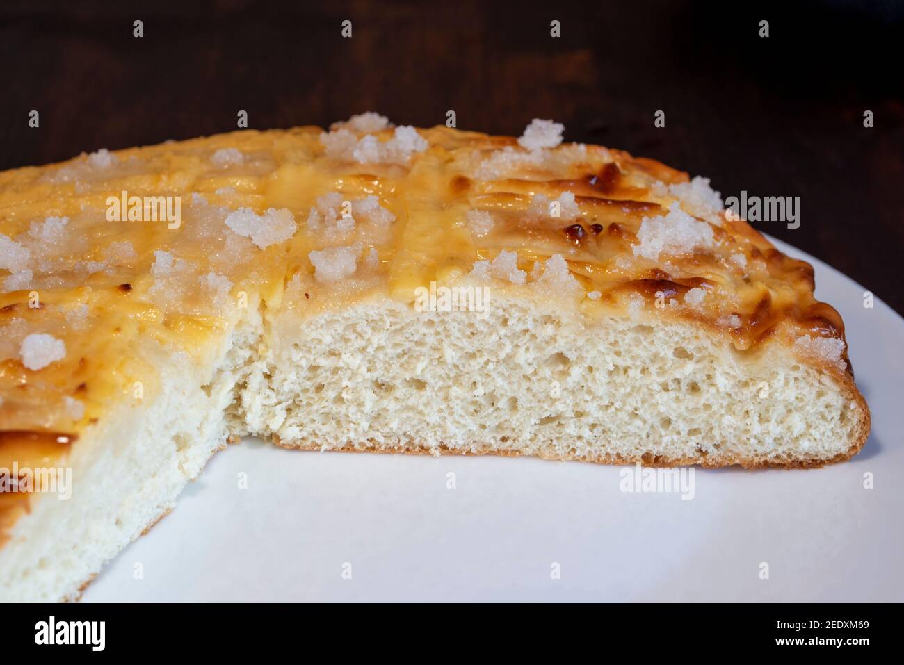 Vista del taglio di una 'Larpeira', un tipico dessert dalla Galizia, Spagna. Foto Stock