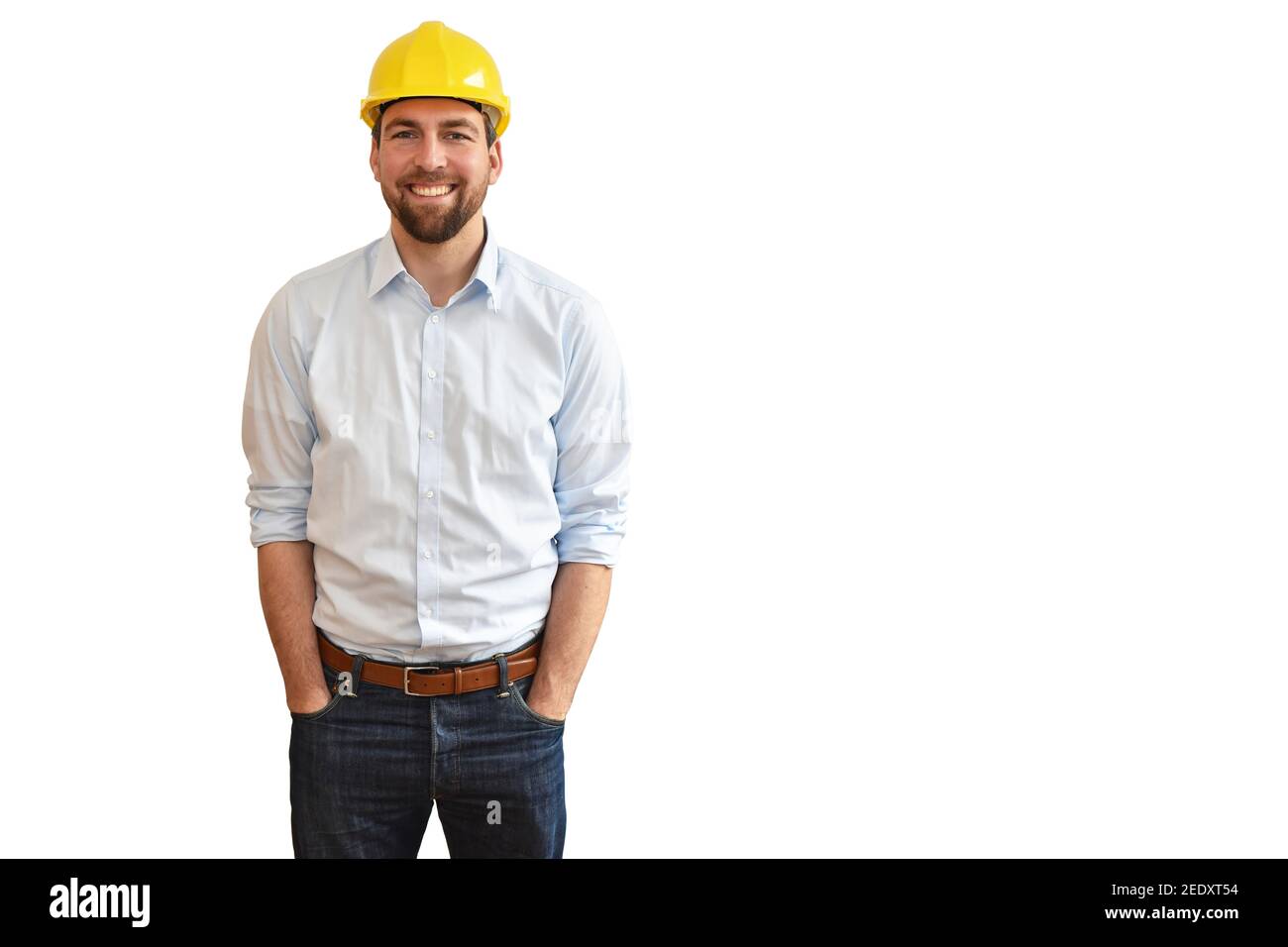 Ritratto di successo di un ingegnere in ingegneria meccanica nel settore su sfondo bianco Foto Stock