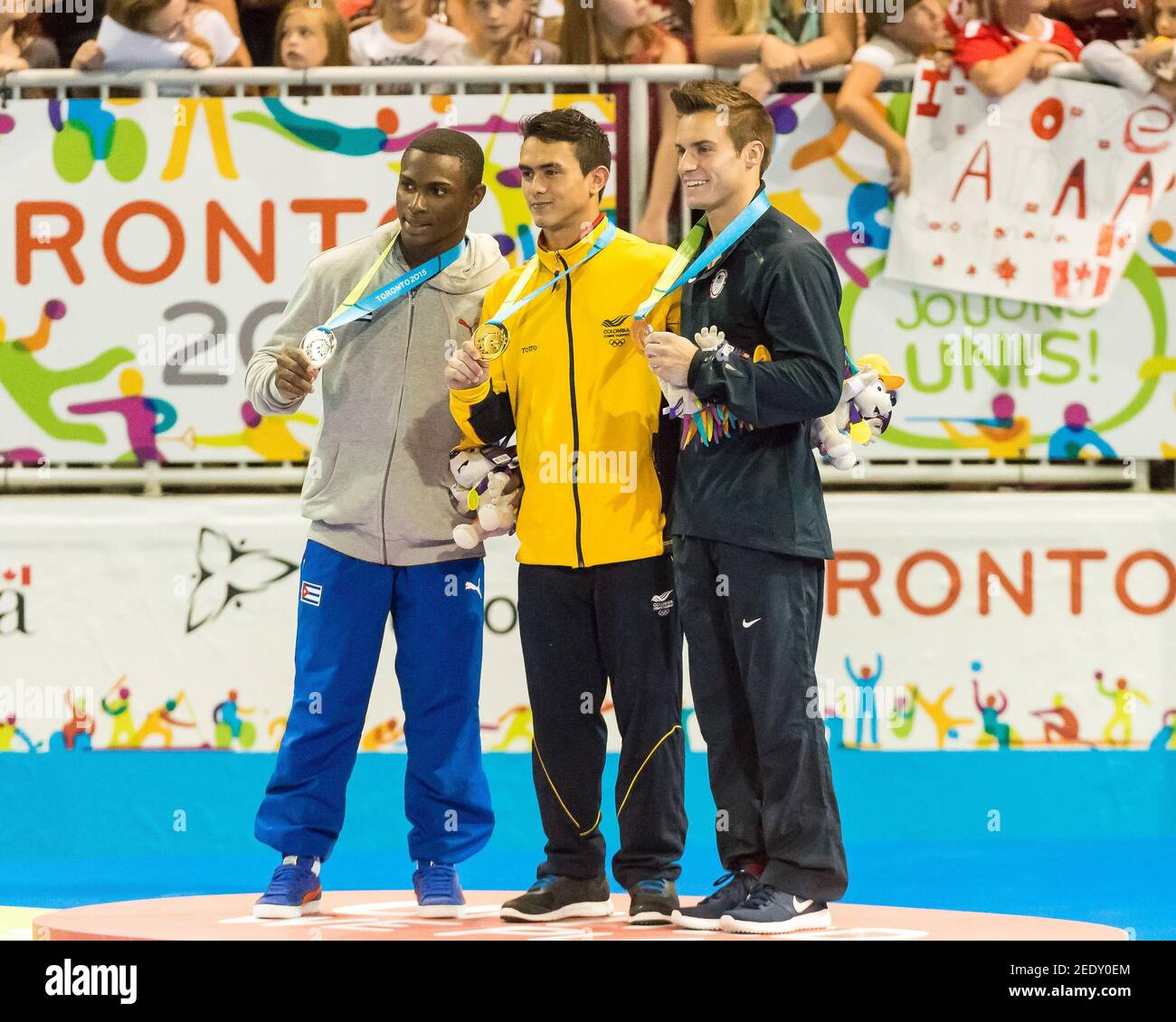 Medaglia al Parallel Bar durante i Toronto Pan American Games 2015. Medaglia d'oro Jossimar Calvo Moreno dalla Colombia, Manrique Larduet da Cuba is Foto Stock