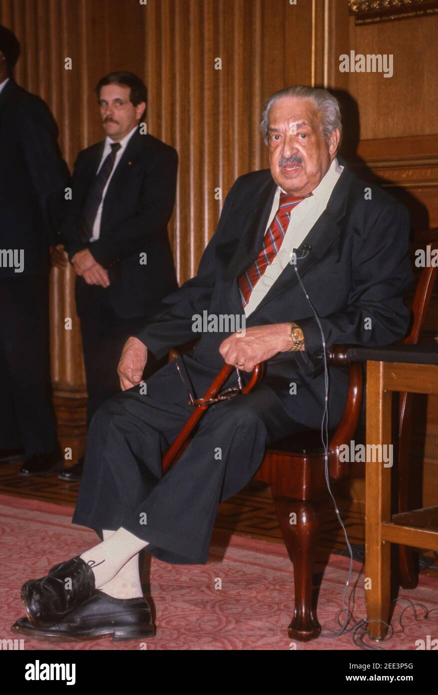 WASHINGTON, DC, USA, 28 GIUGNO 1991 - Corte Suprema Giustizia Thurgood Marshall, durante la conferenza di notizie di pensione, tenuta alla Corte Suprema Foto Stock